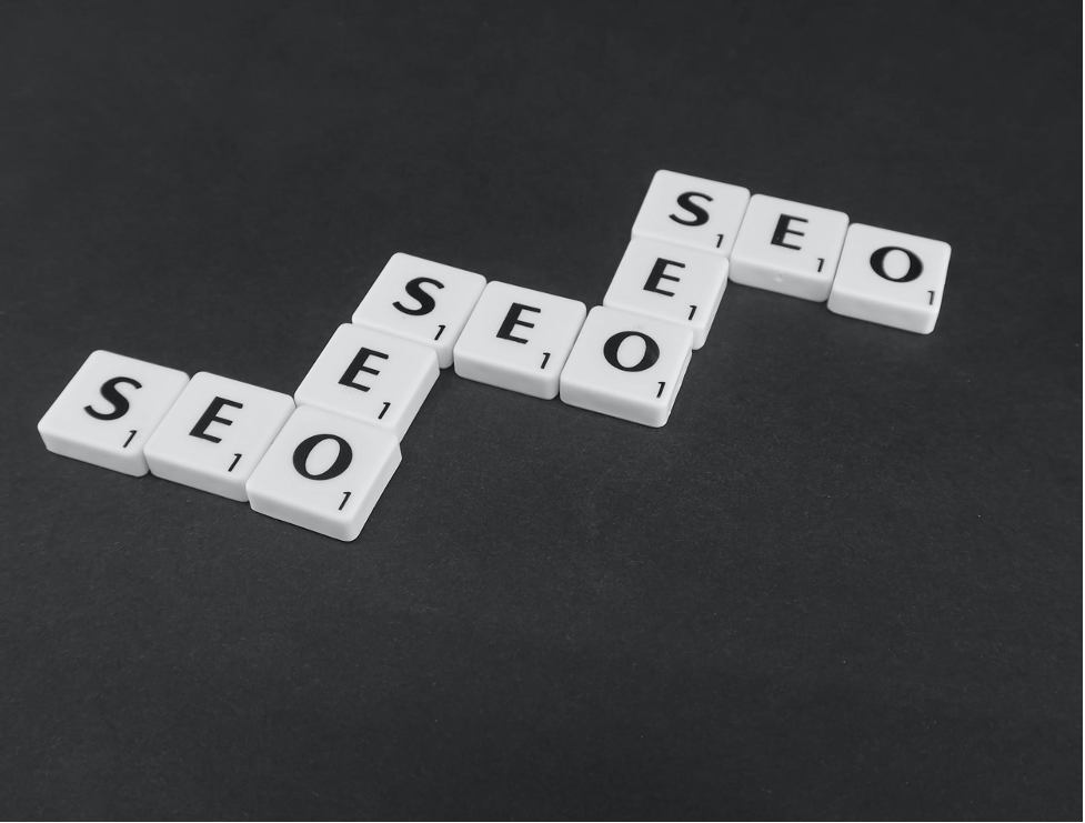 SEO spelt 5 times, with scribble blocks