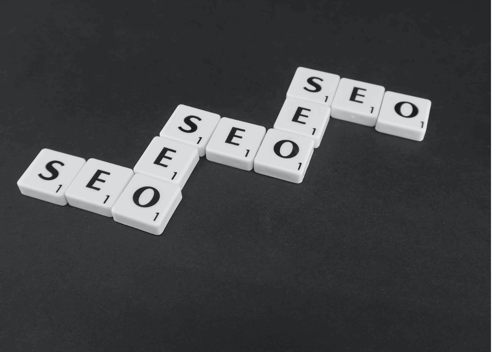 SEO spelt 5 times, with scribble blocks